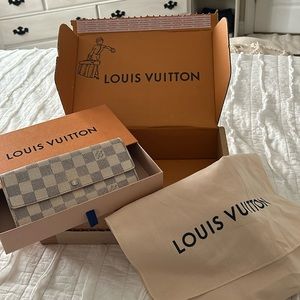 LV Sarah Long Wallet Damier Azur-box(s) and dust cover included